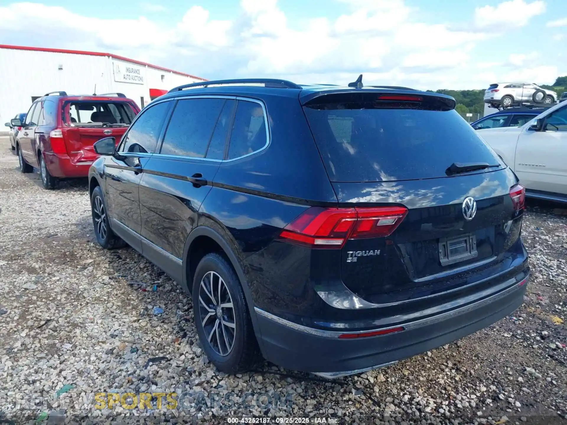 3 Photograph of a damaged car 3VV3B7AX2MM099162 VOLKSWAGEN TIGUAN 2021