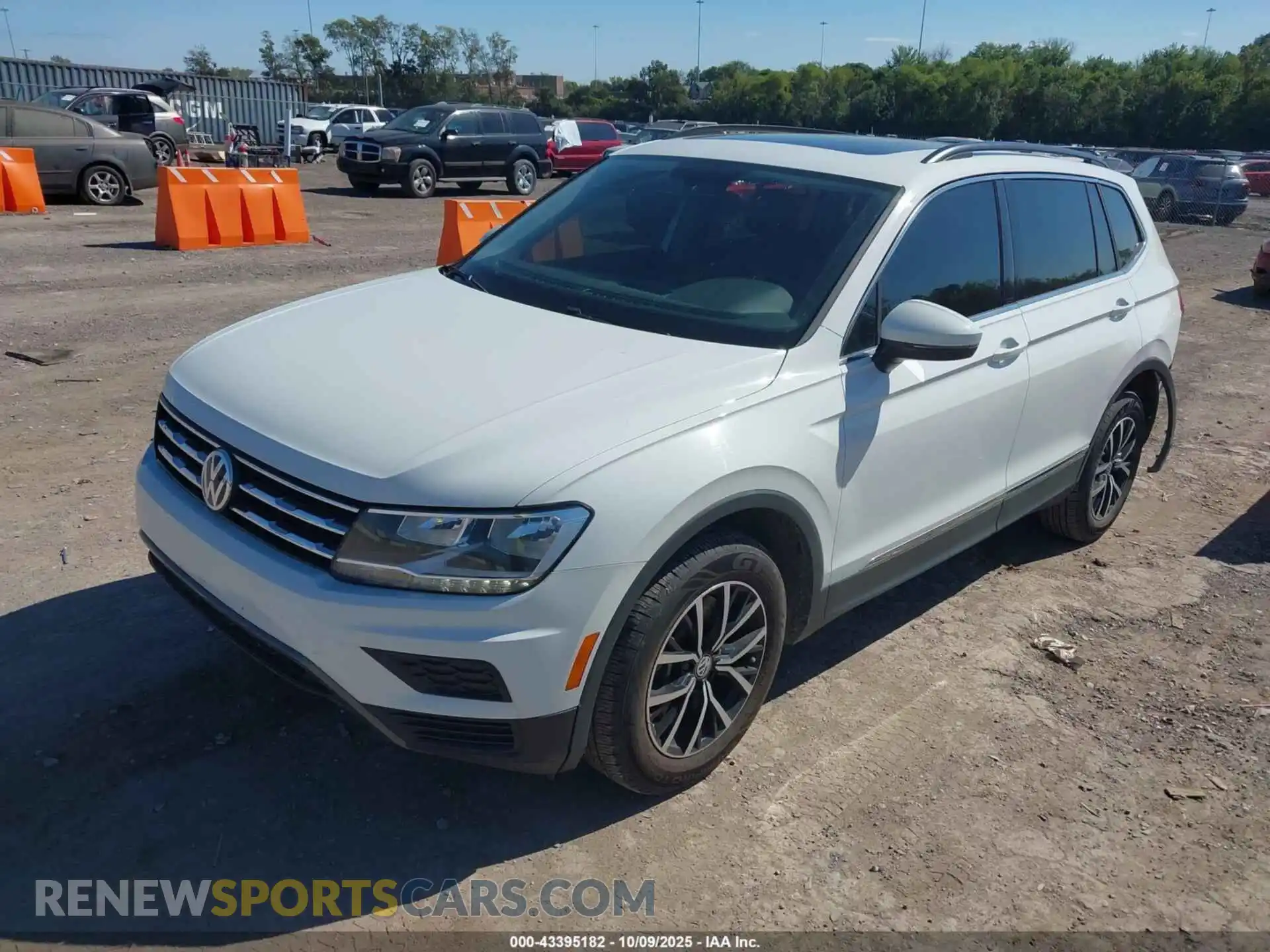 2 Photograph of a damaged car 3VV3B7AX3MM028147 VOLKSWAGEN TIGUAN 2021