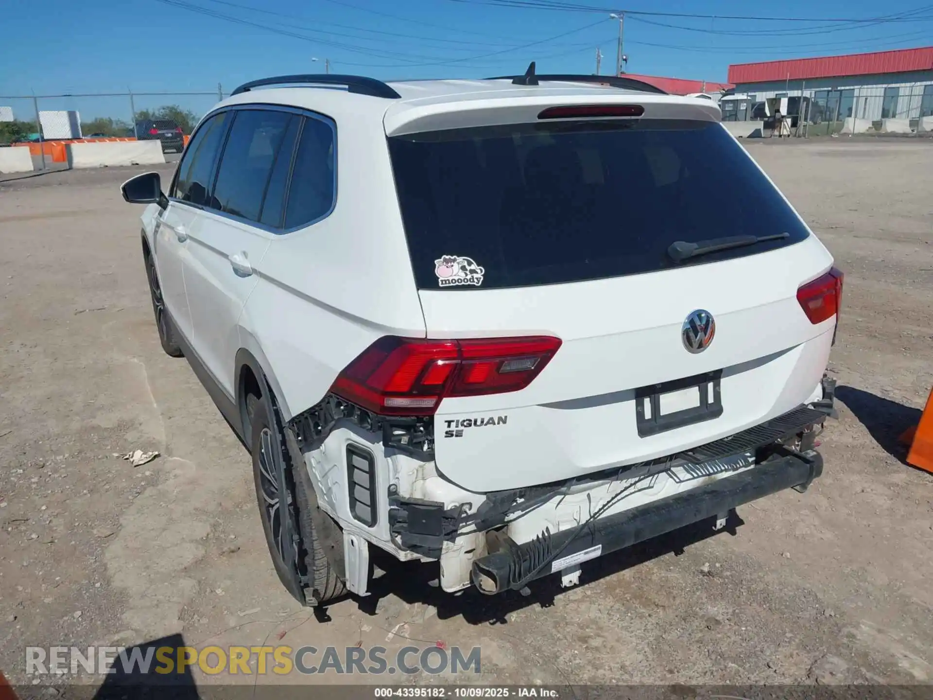 3 Photograph of a damaged car 3VV3B7AX3MM028147 VOLKSWAGEN TIGUAN 2021