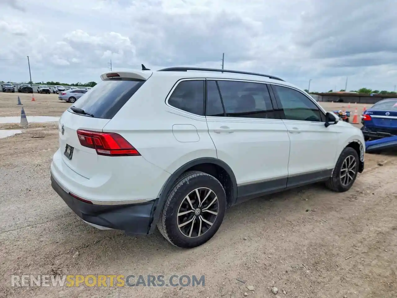3 Photograph of a damaged car 3VV3B7AX3MM044610 VOLKSWAGEN TIGUAN 2021