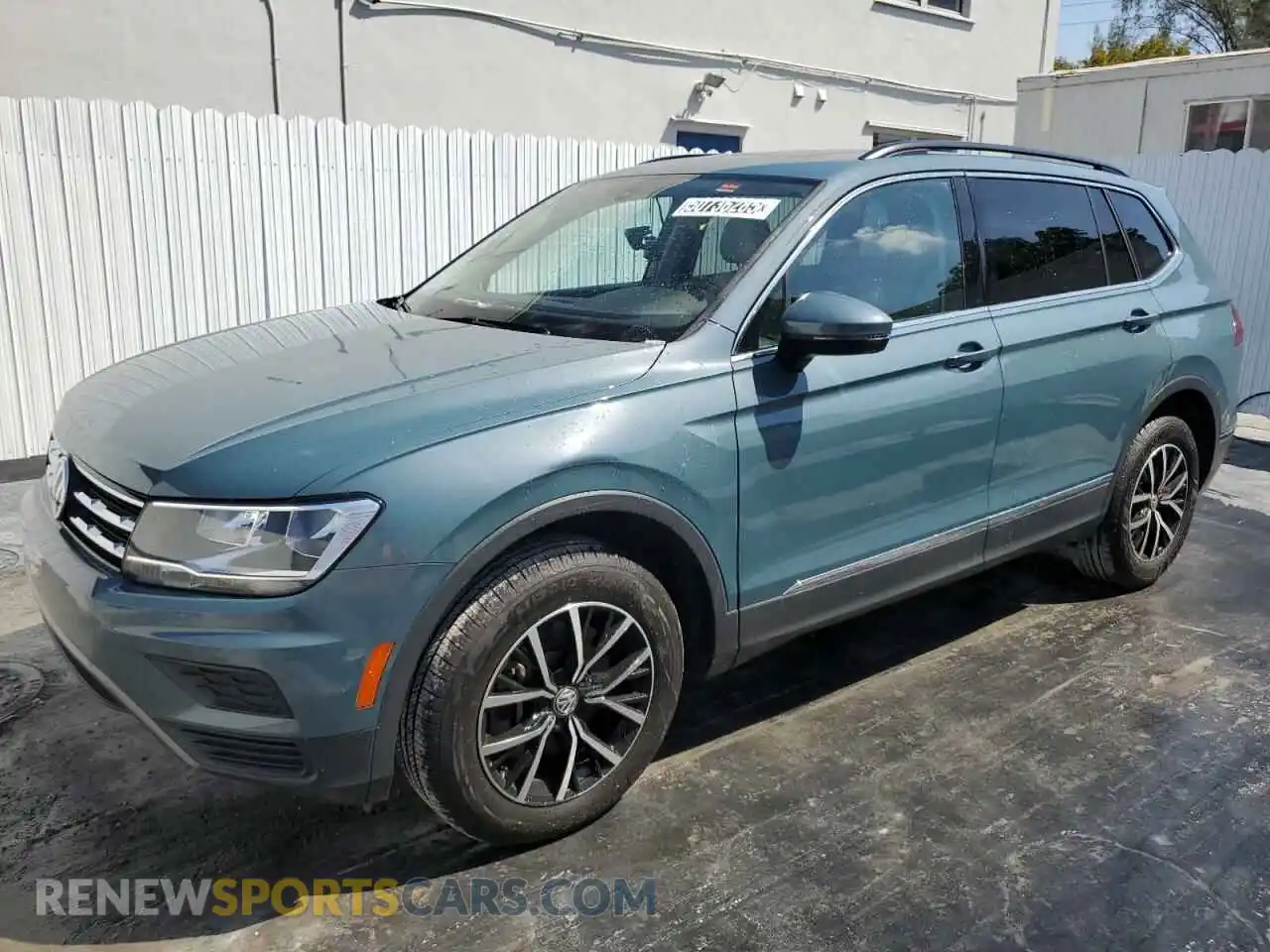 1 Фотография поврежденного автомобиля 3VV3B7AX3MM090194 VOLKSWAGEN TIGUAN 2021