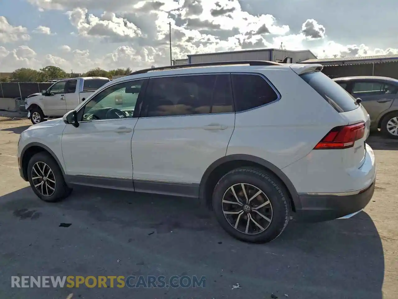 2 Photograph of a damaged car 3VV3B7AX4MM037715 VOLKSWAGEN TIGUAN 2021