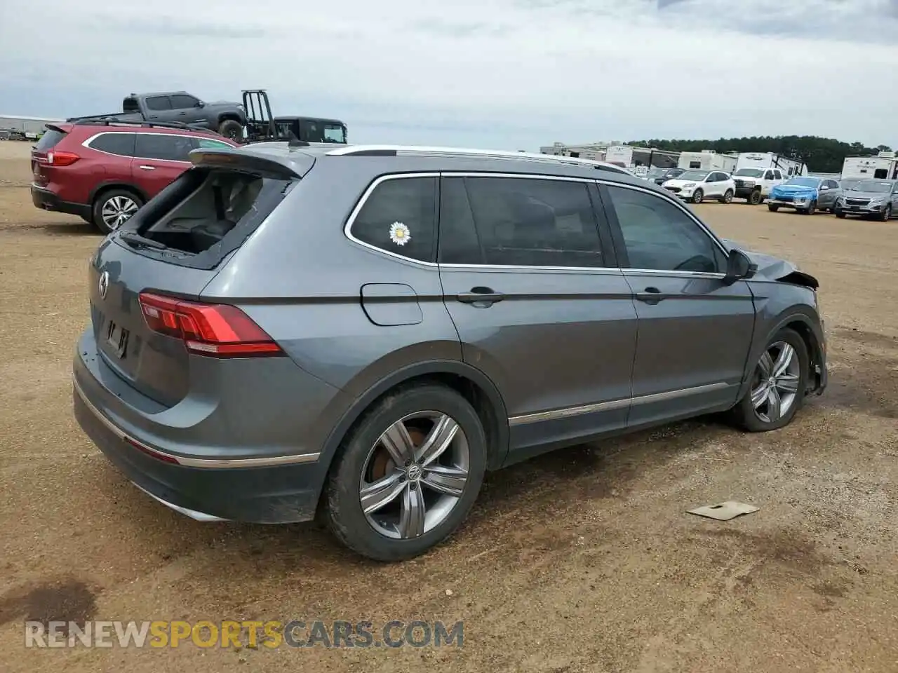 3 Photograph of a damaged car 3VV3B7AX4MM087210 VOLKSWAGEN TIGUAN 2021