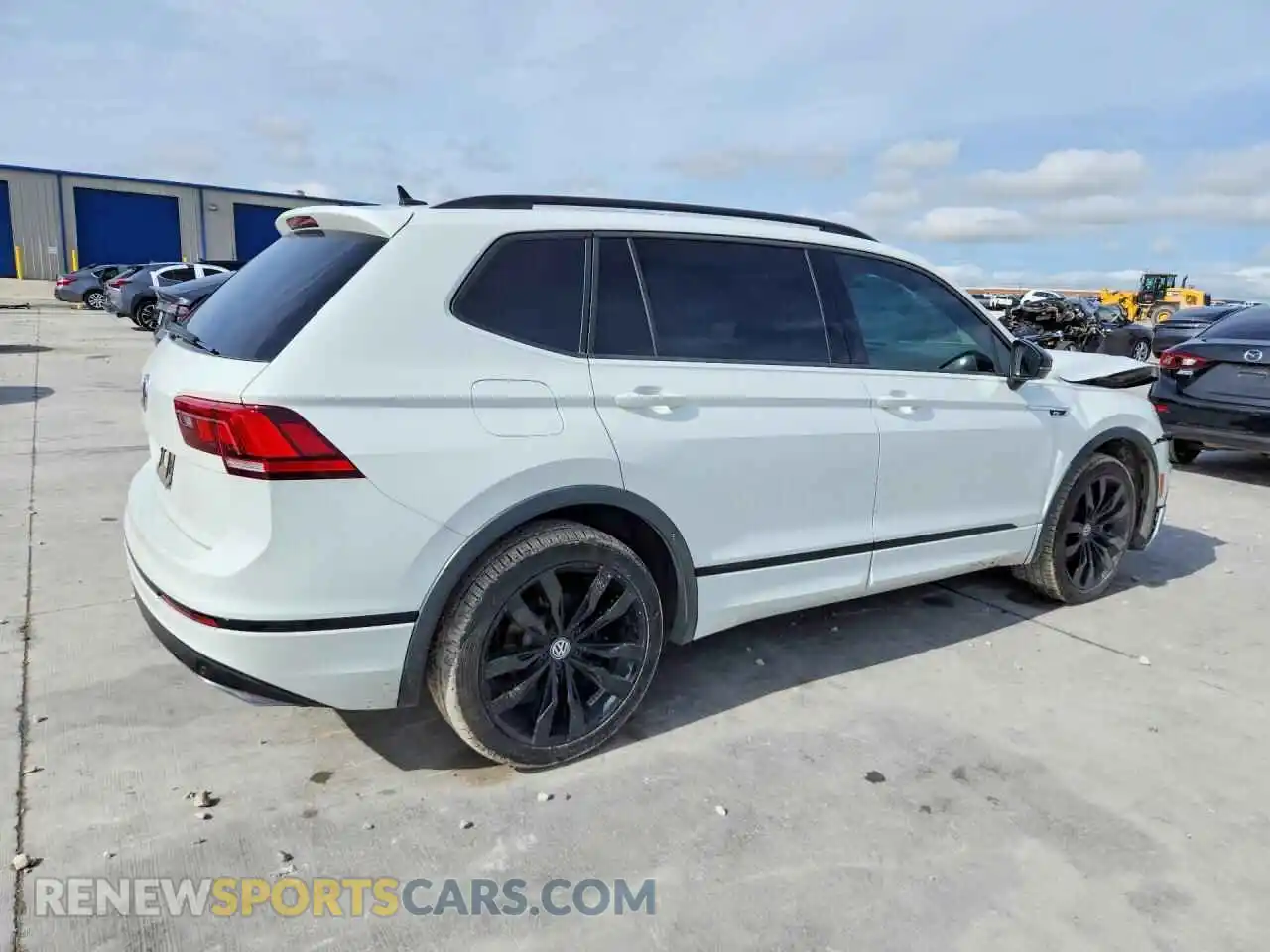 3 Photograph of a damaged car 3VV3B7AX5MM006344 VOLKSWAGEN TIGUAN 2021