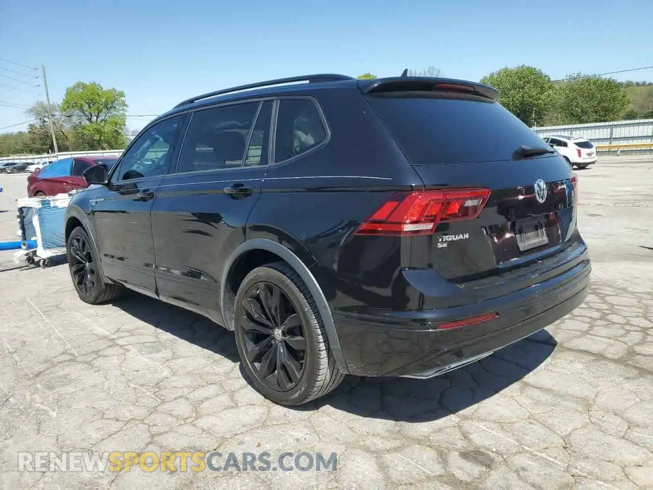 2 Photograph of a damaged car 3VV3B7AX5MM073784 VOLKSWAGEN TIGUAN 2021