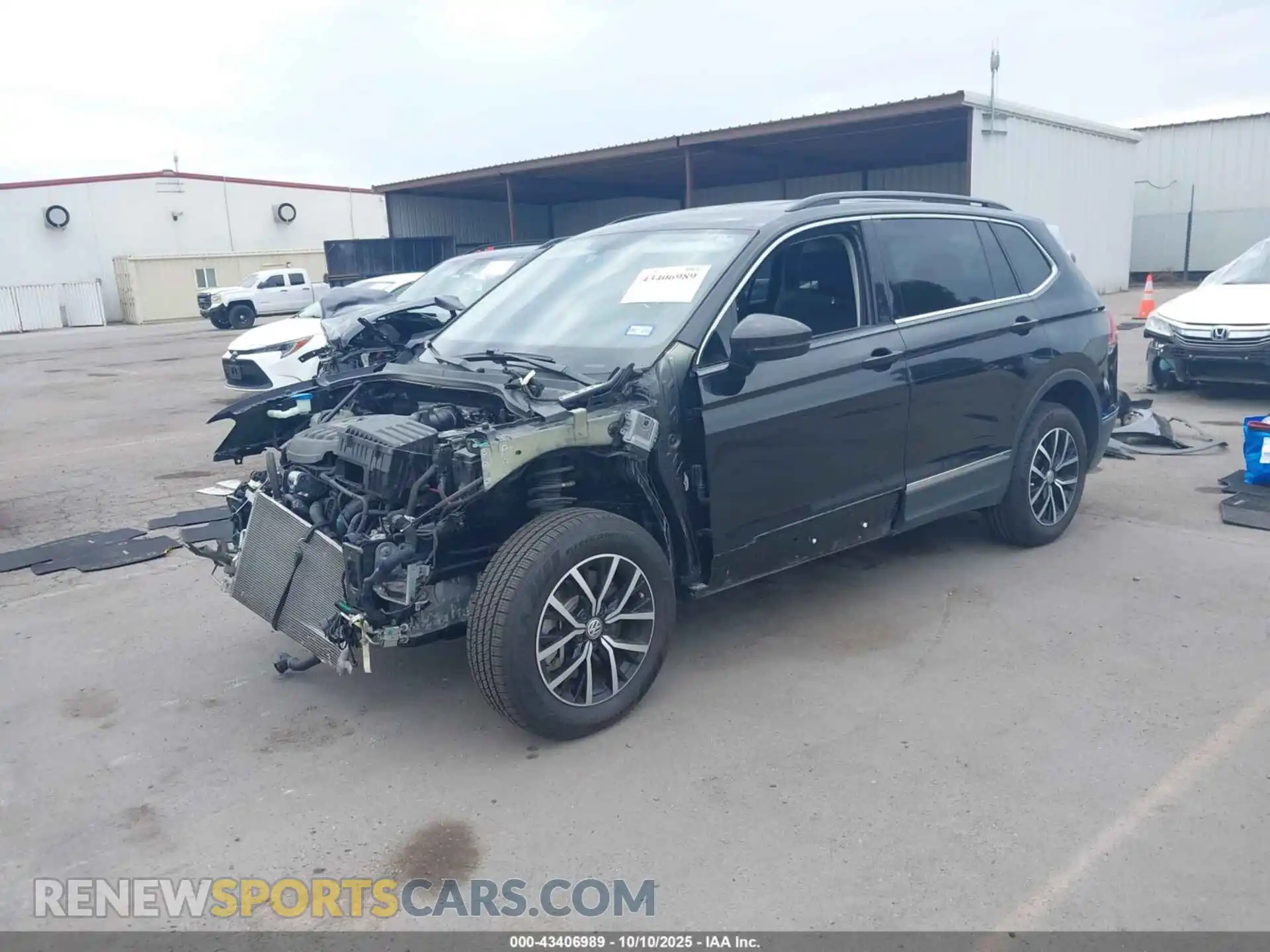 2 Photograph of a damaged car 3VV3B7AX5MM098135 VOLKSWAGEN TIGUAN 2021