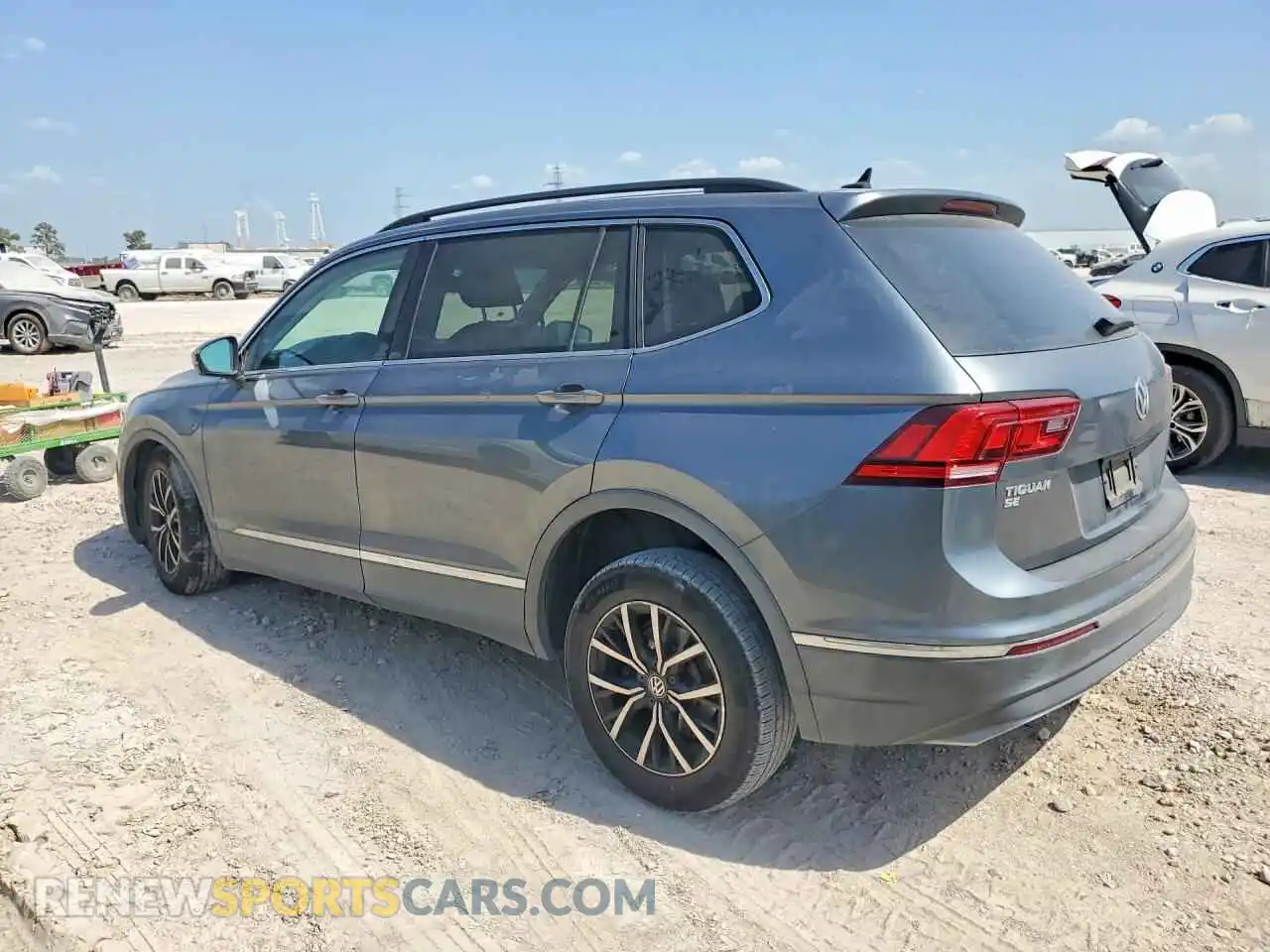 2 Фотография поврежденного автомобиля 3VV3B7AX6MM010662 VOLKSWAGEN TIGUAN 2021