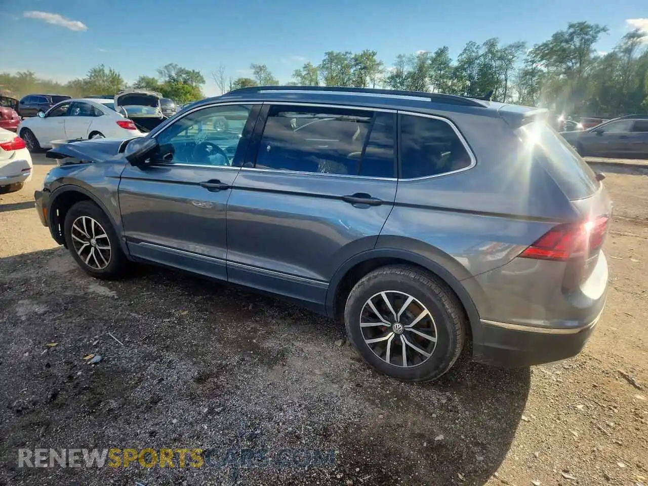2 fotografías del automóvil dañado 3VV3B7AX6MM048747 VOLKSWAGEN TIGUAN 2021