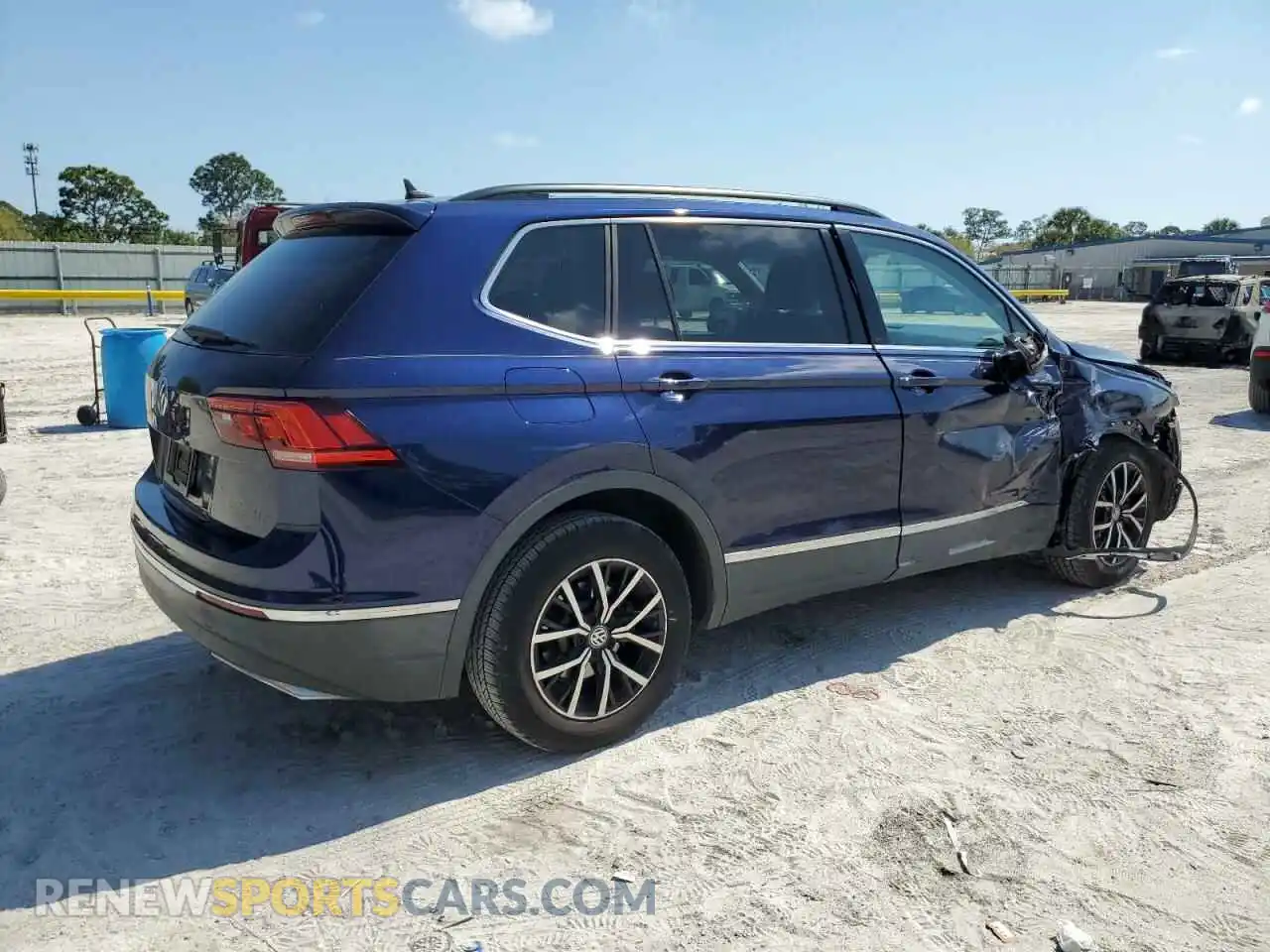 3 Photograph of a damaged car 3VV3B7AX6MM073311 VOLKSWAGEN TIGUAN 2021