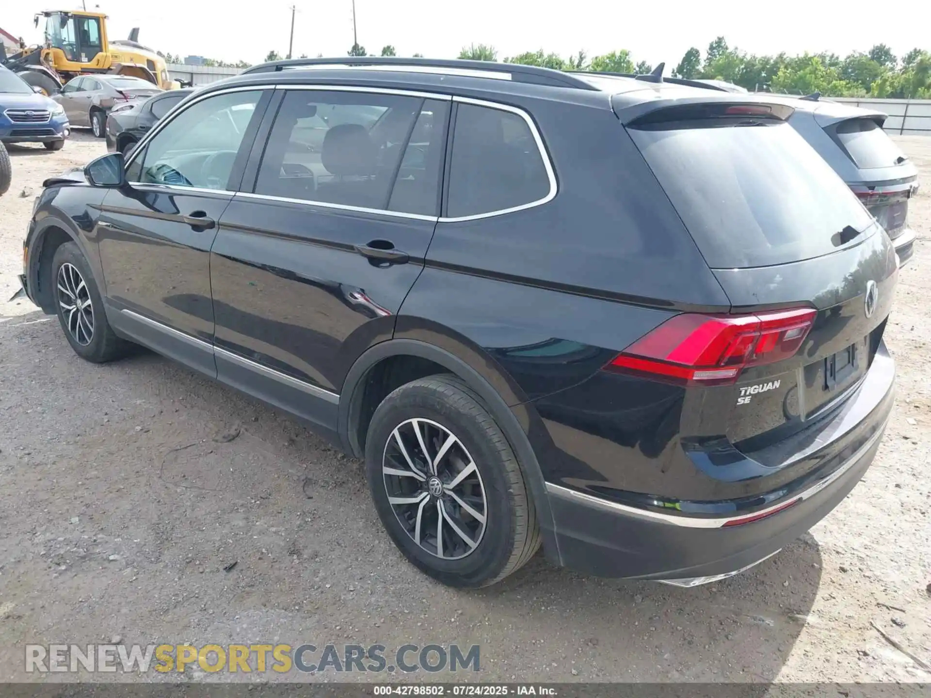 3 Photograph of a damaged car 3VV3B7AX7MM043668 VOLKSWAGEN TIGUAN 2021