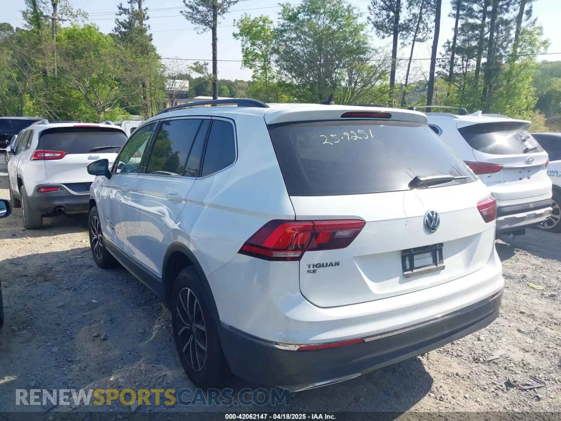 3 Photograph of a damaged car 3VV3B7AX7MM080266 VOLKSWAGEN TIGUAN 2021