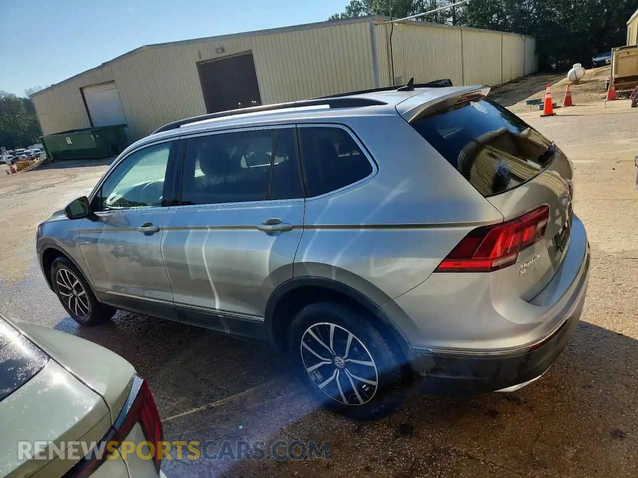 2 Photograph of a damaged car 3VV3B7AX8MM017807 VOLKSWAGEN TIGUAN 2021