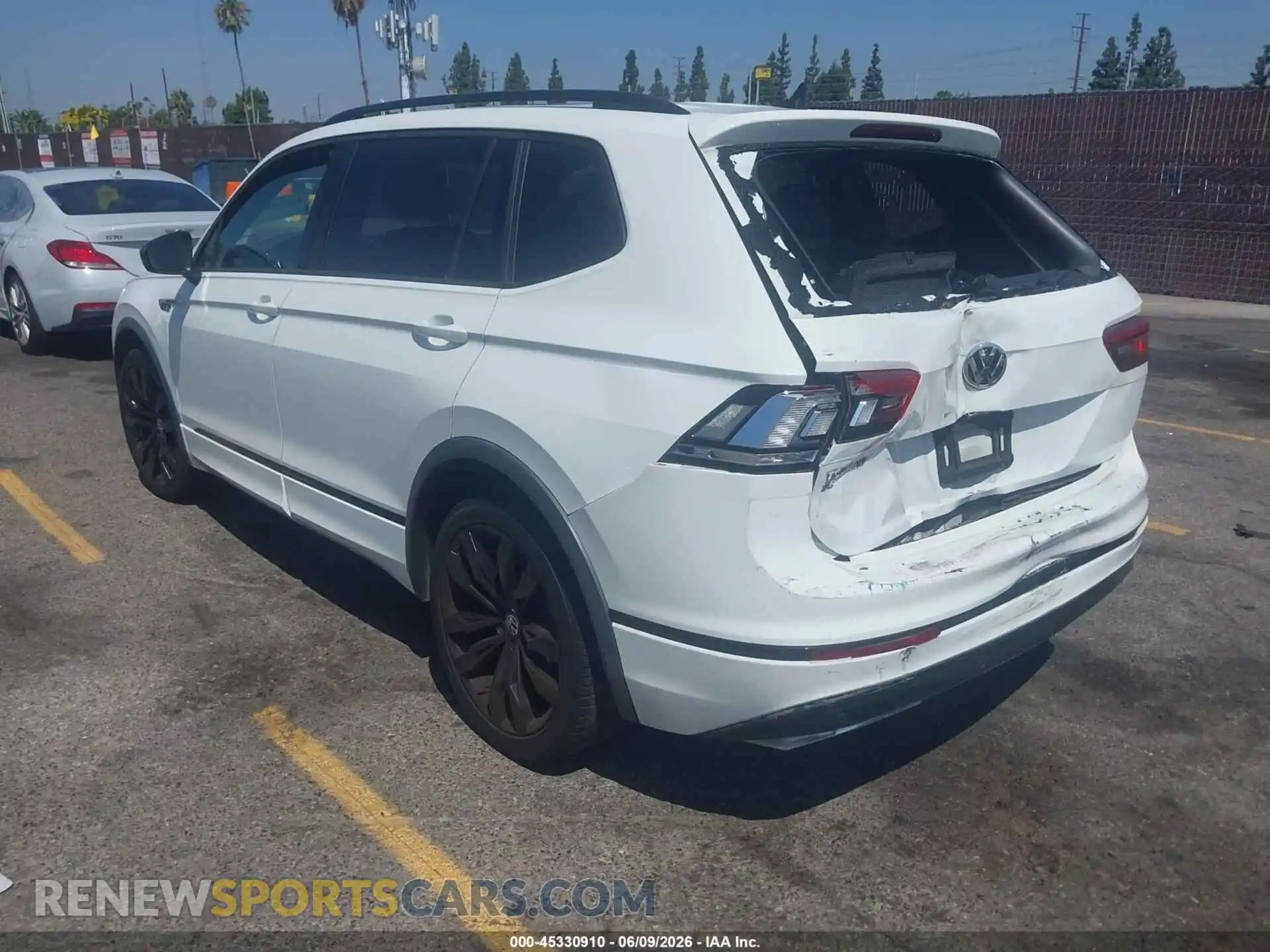 3 Фотография поврежденного автомобиля 3VV3B7AX8MM020867 VOLKSWAGEN TIGUAN 2021