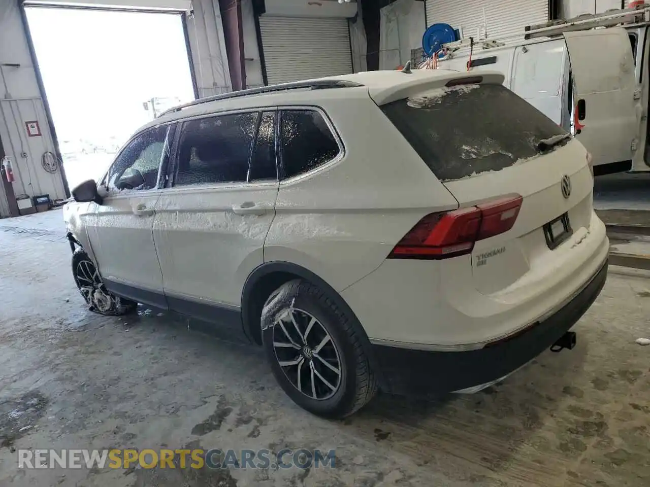 2 Photograph of a damaged car 3VV3B7AX8MM026717 VOLKSWAGEN TIGUAN 2021