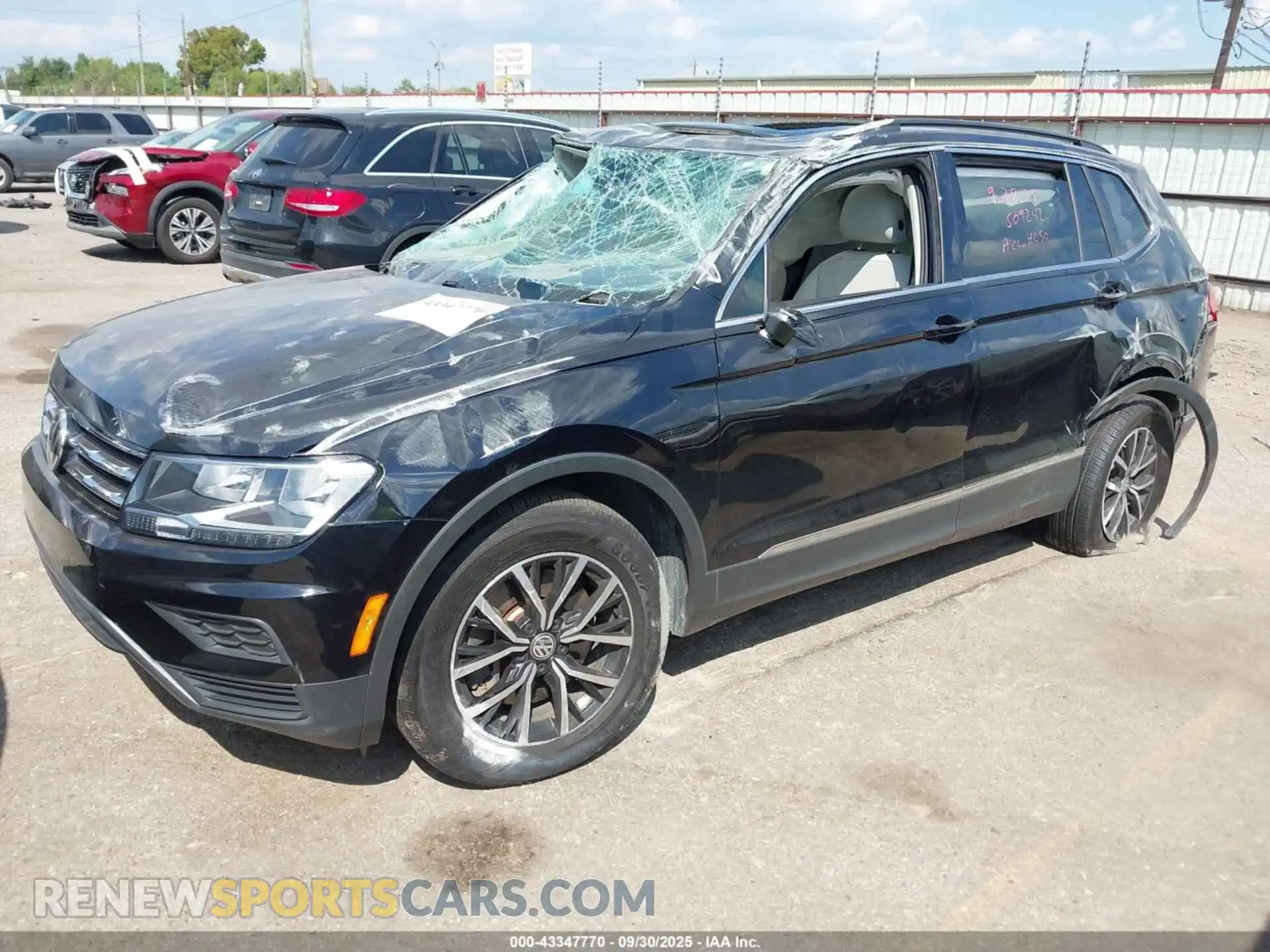 2 Photograph of a damaged car 3VV3B7AX8MM028953 VOLKSWAGEN TIGUAN 2021