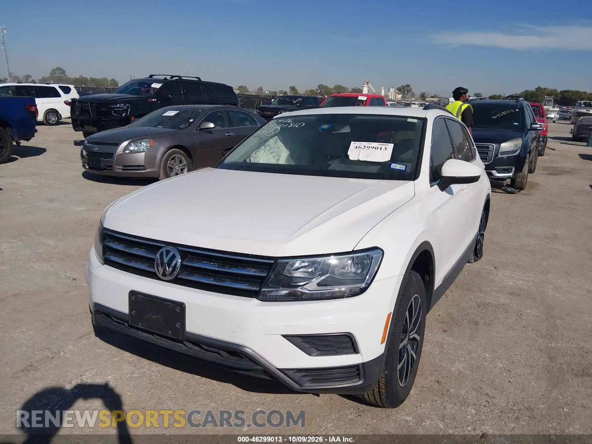 2 Photograph of a damaged car 3VV3B7AX8MM033649 VOLKSWAGEN TIGUAN 2021
