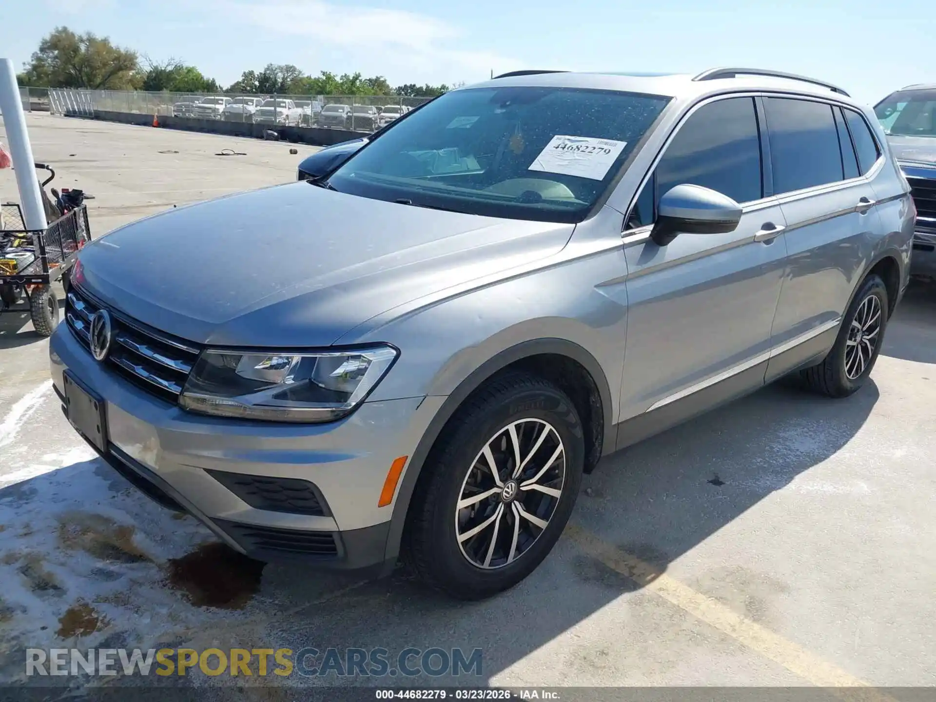 2 Photograph of a damaged car 3VV3B7AX8MM079398 VOLKSWAGEN TIGUAN 2021