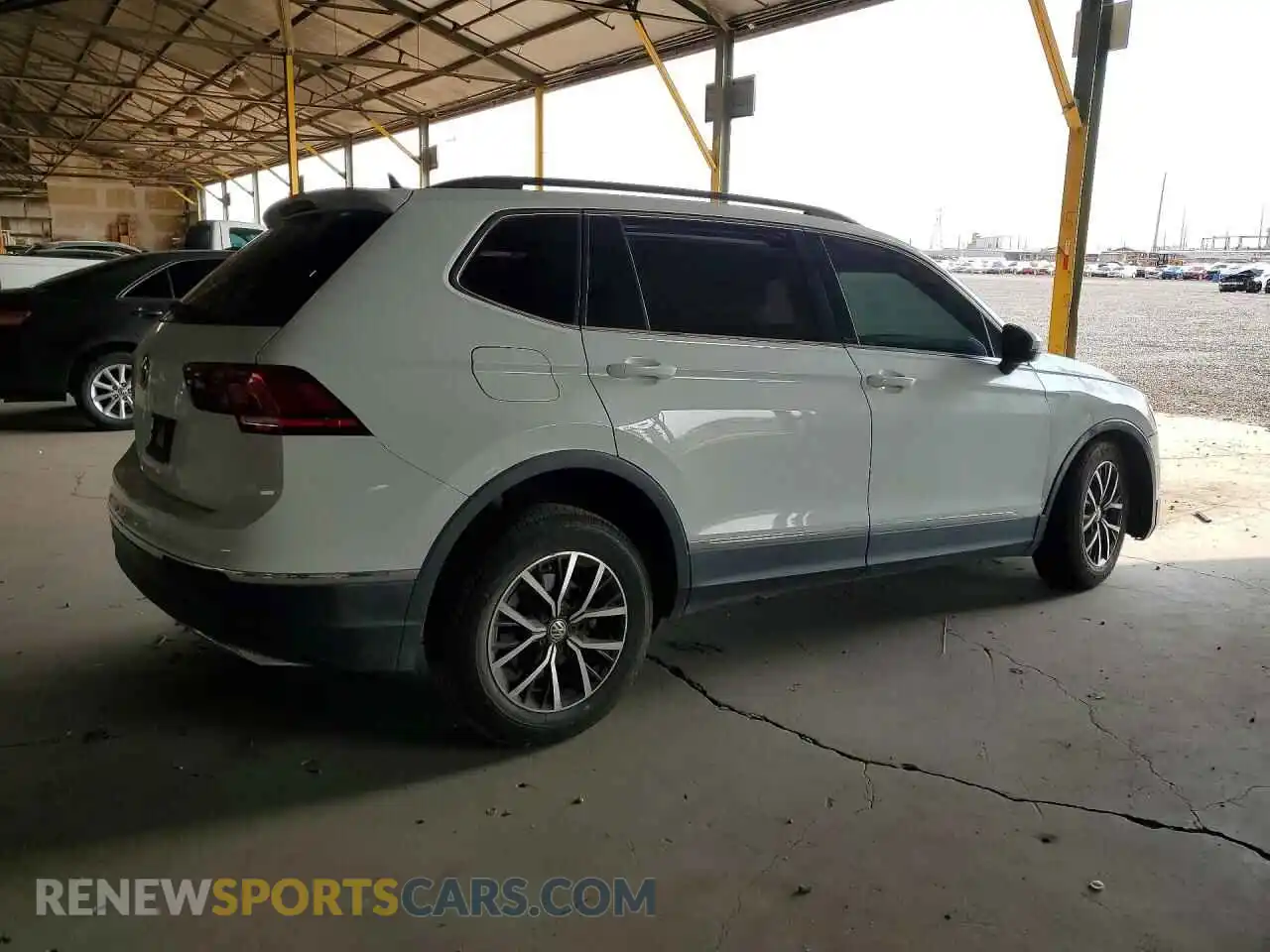 3 Photograph of a damaged car 3VV3B7AX8MM095987 VOLKSWAGEN TIGUAN 2021