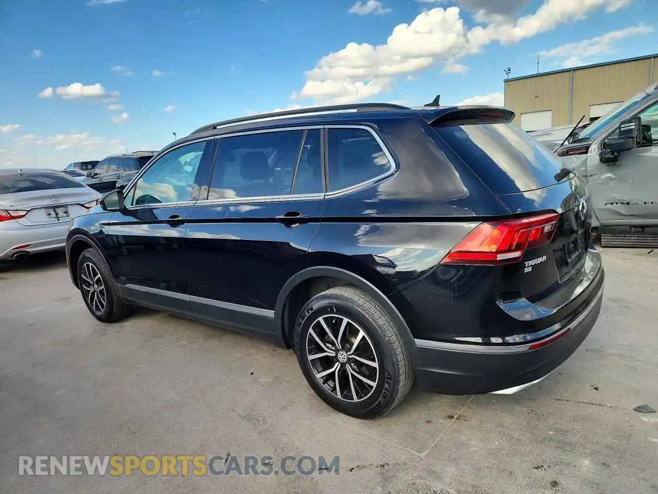 2 Photograph of a damaged car 3VV3B7AX8MM113078 VOLKSWAGEN TIGUAN 2021