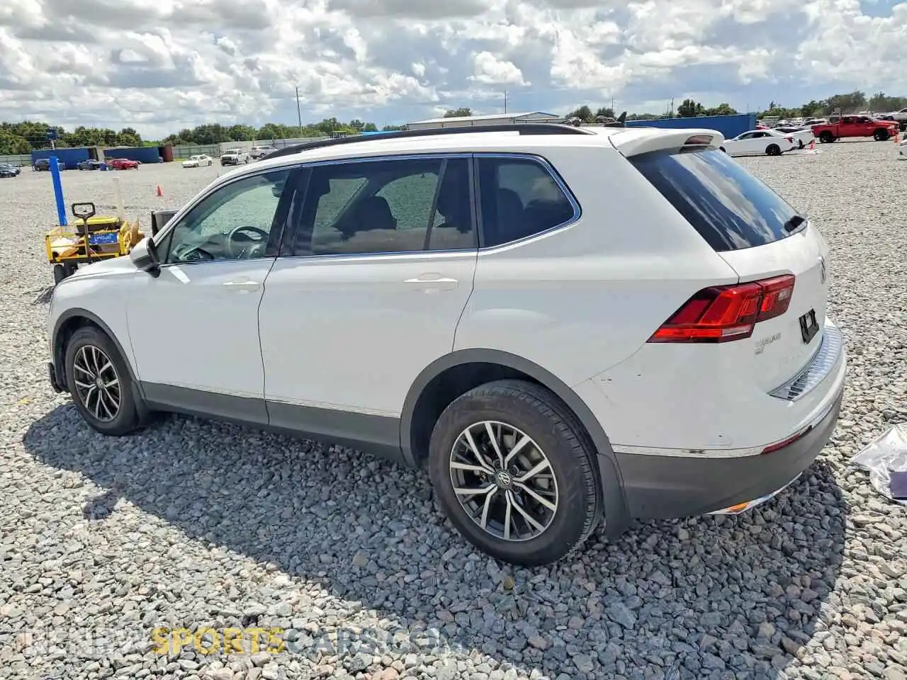2 fotografías del automóvil dañado 3VV3B7AX8MM159042 VOLKSWAGEN TIGUAN 2021