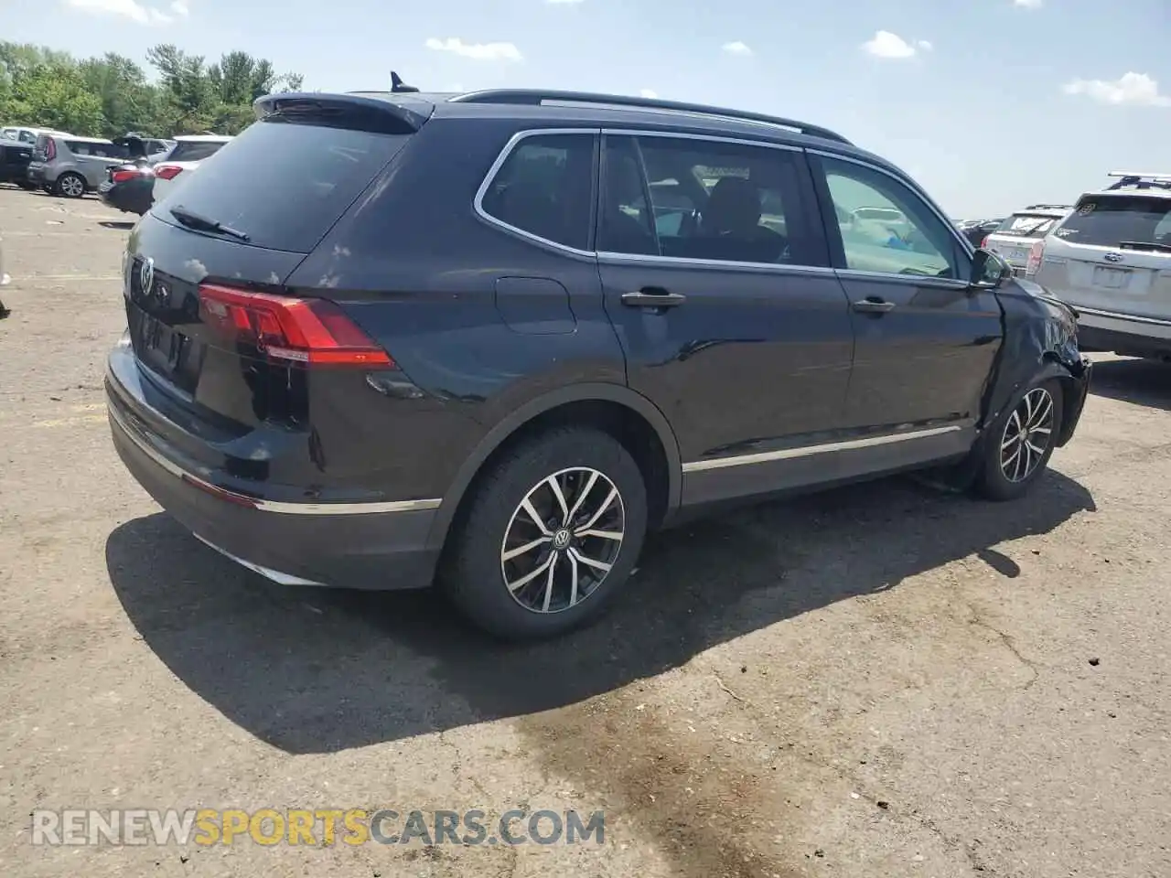 3 Photograph of a damaged car 3VV3B7AX9MM002023 VOLKSWAGEN TIGUAN 2021