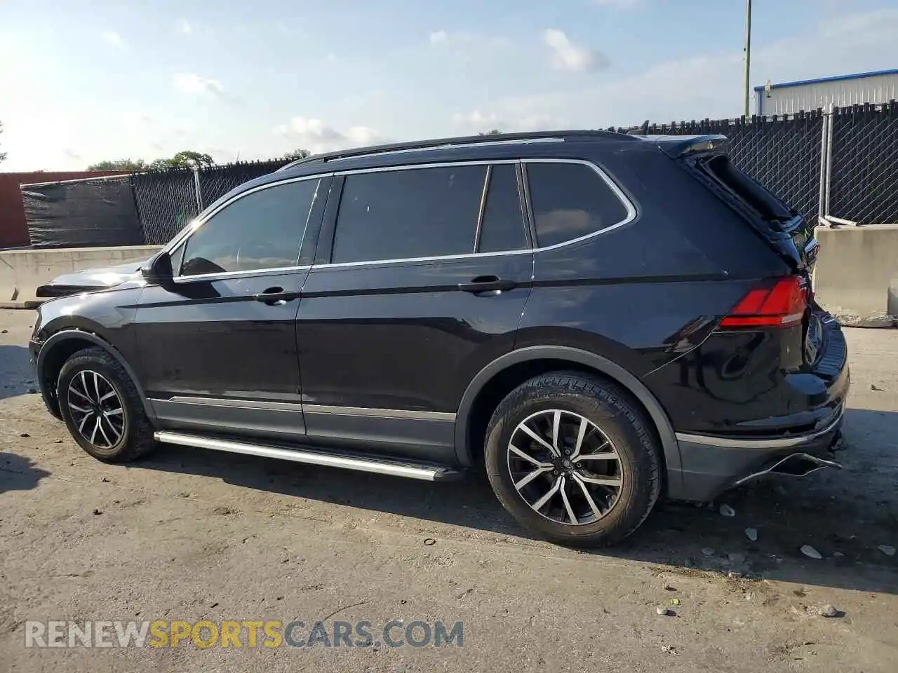 2 Photograph of a damaged car 3VV3B7AX9MM122064 VOLKSWAGEN TIGUAN 2021