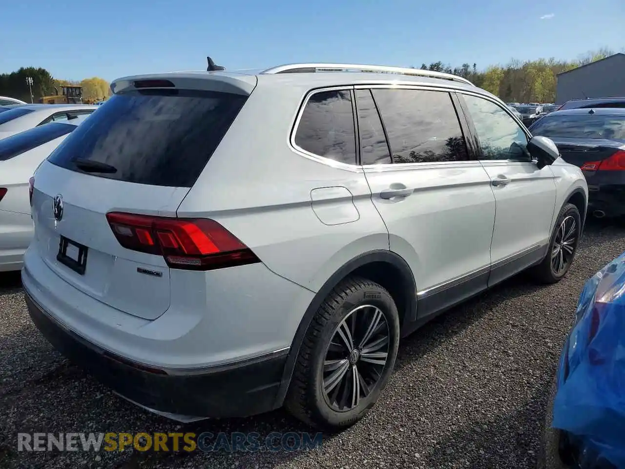 3 Photograph of a damaged car 3VV4B7AX1MM048062 VOLKSWAGEN TIGUAN 2021