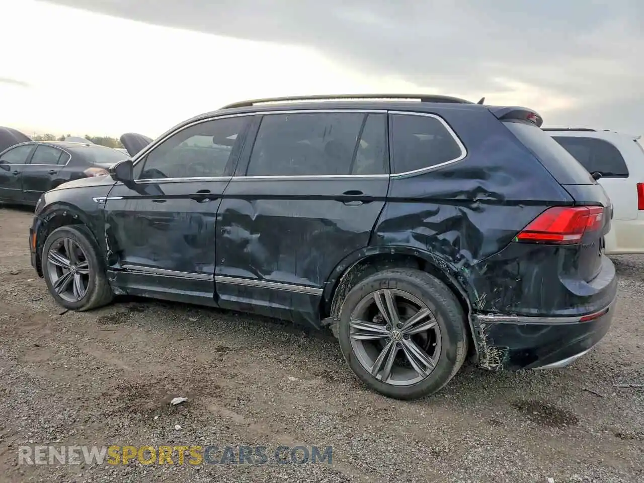 2 Photograph of a damaged car 3VV4B7AX4MM111087 VOLKSWAGEN TIGUAN 2021