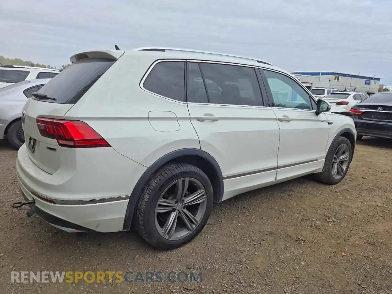 3 Photograph of a damaged car 3VV4B7AX8MM108502 VOLKSWAGEN TIGUAN 2021