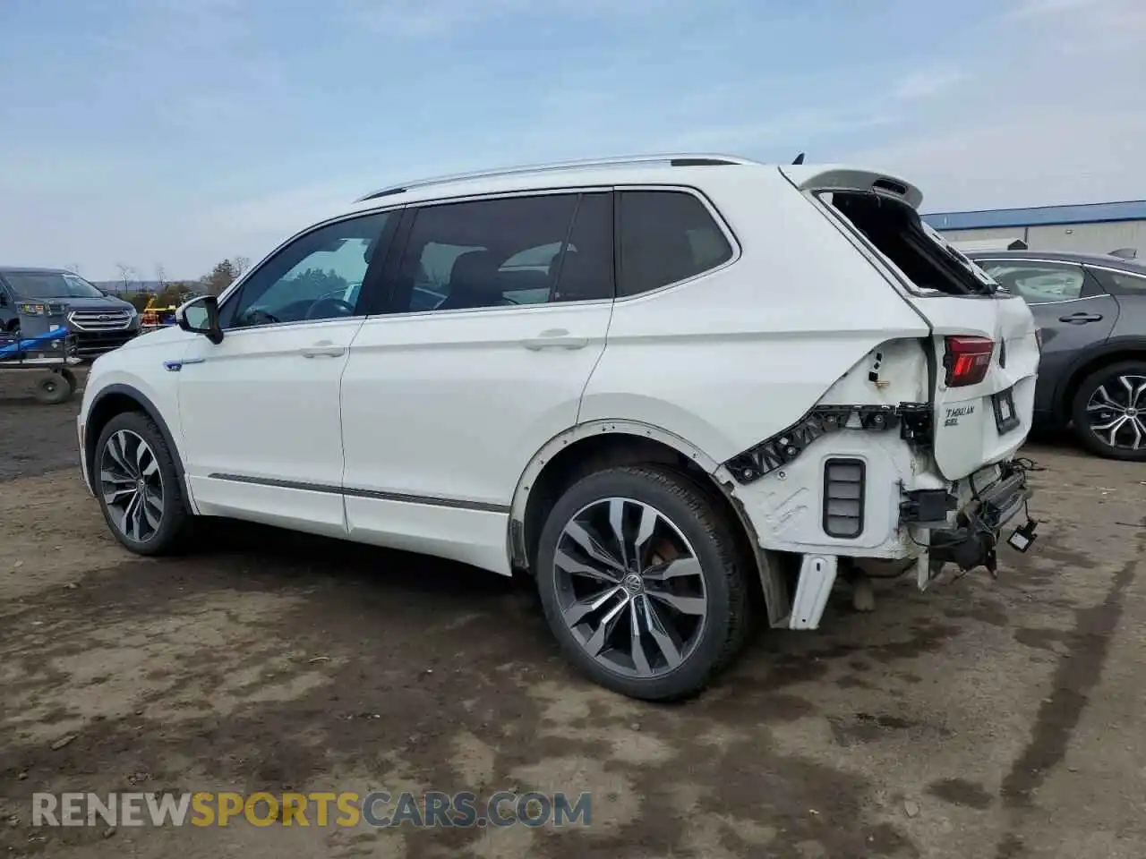 2 Photograph of a damaged car 3VV4B7AX9MM065403 VOLKSWAGEN TIGUAN 2021