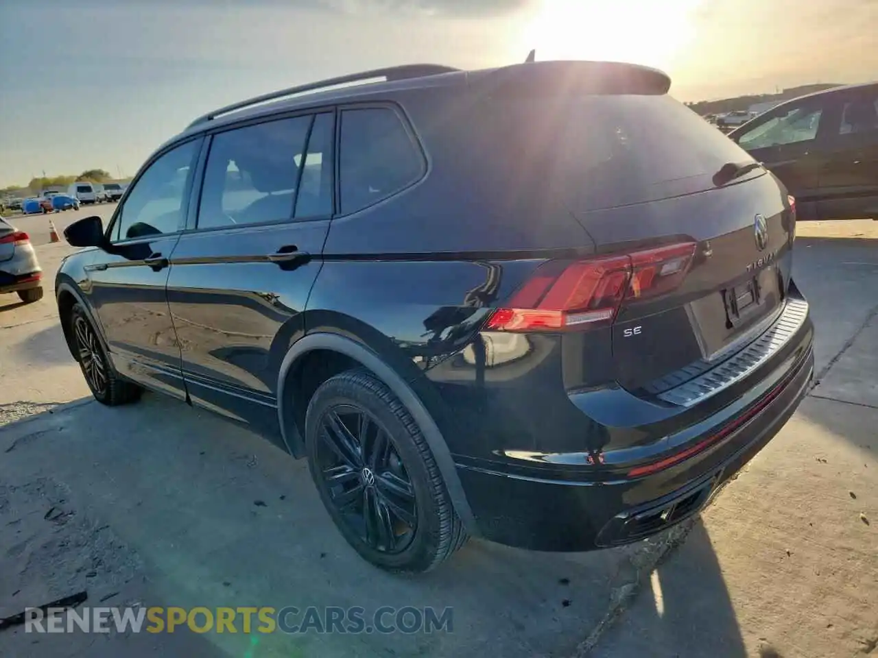 2 Фотография поврежденного автомобиля 3VVCB7AX0NM105509 VOLKSWAGEN TIGUAN 2022
