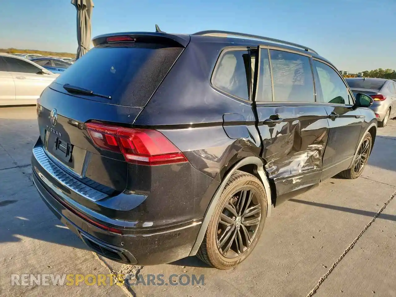 3 Фотография поврежденного автомобиля 3VVCB7AX0NM105509 VOLKSWAGEN TIGUAN 2022