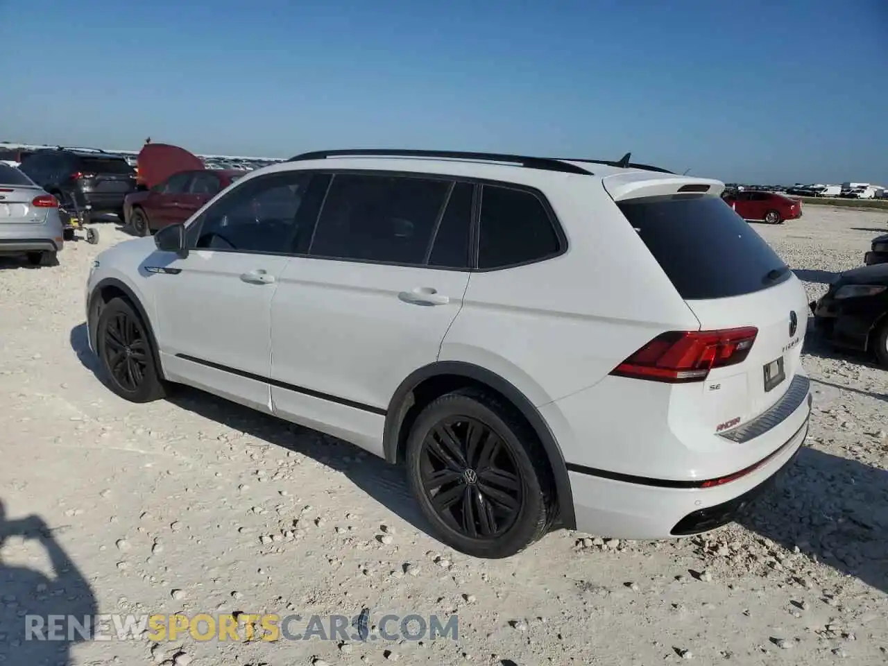 2 Photograph of a damaged car 3VVCB7AX1NM036149 VOLKSWAGEN TIGUAN 2022