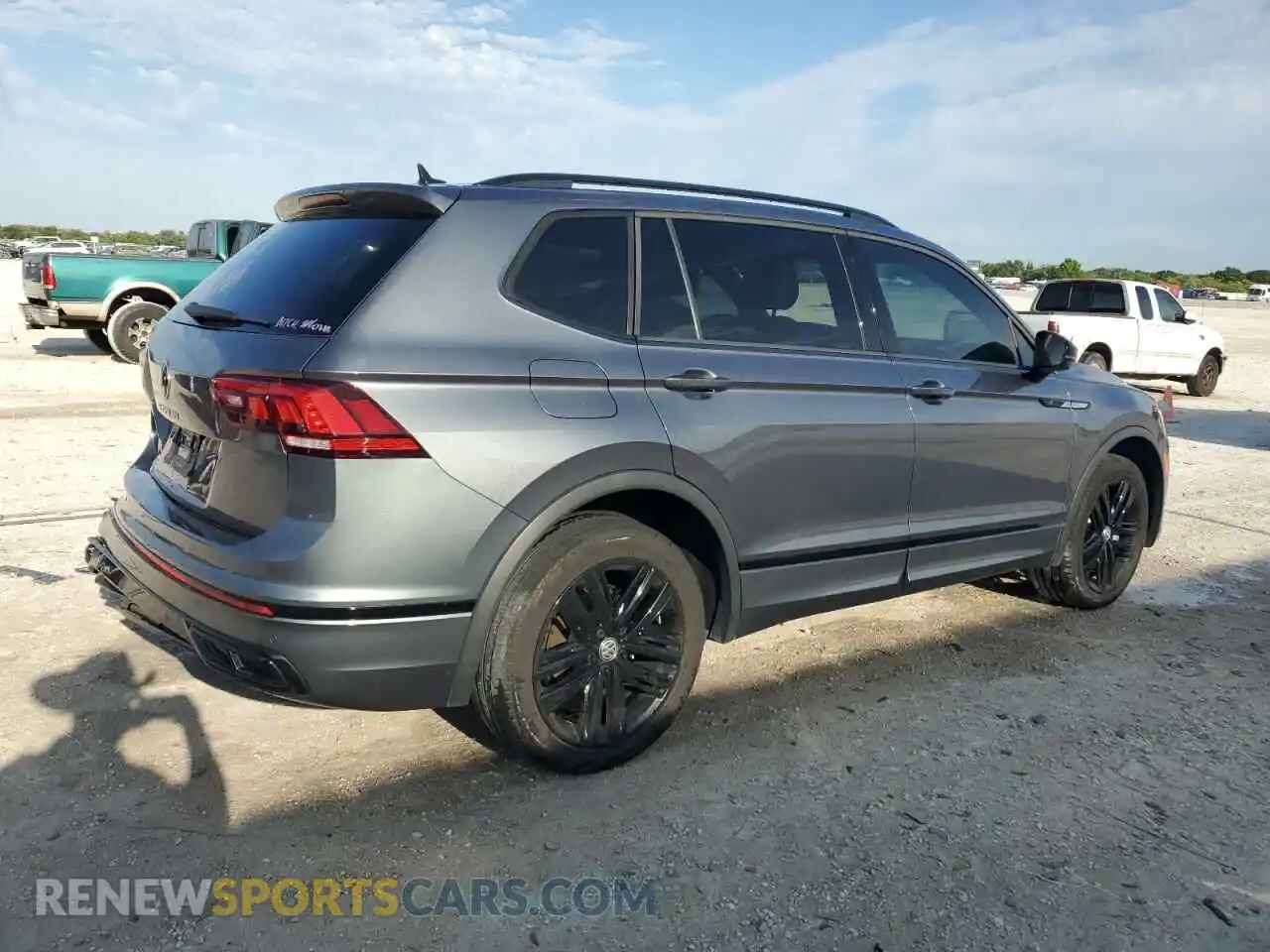 3 Photograph of a damaged car 3VVCB7AX2NM063439 VOLKSWAGEN TIGUAN 2022