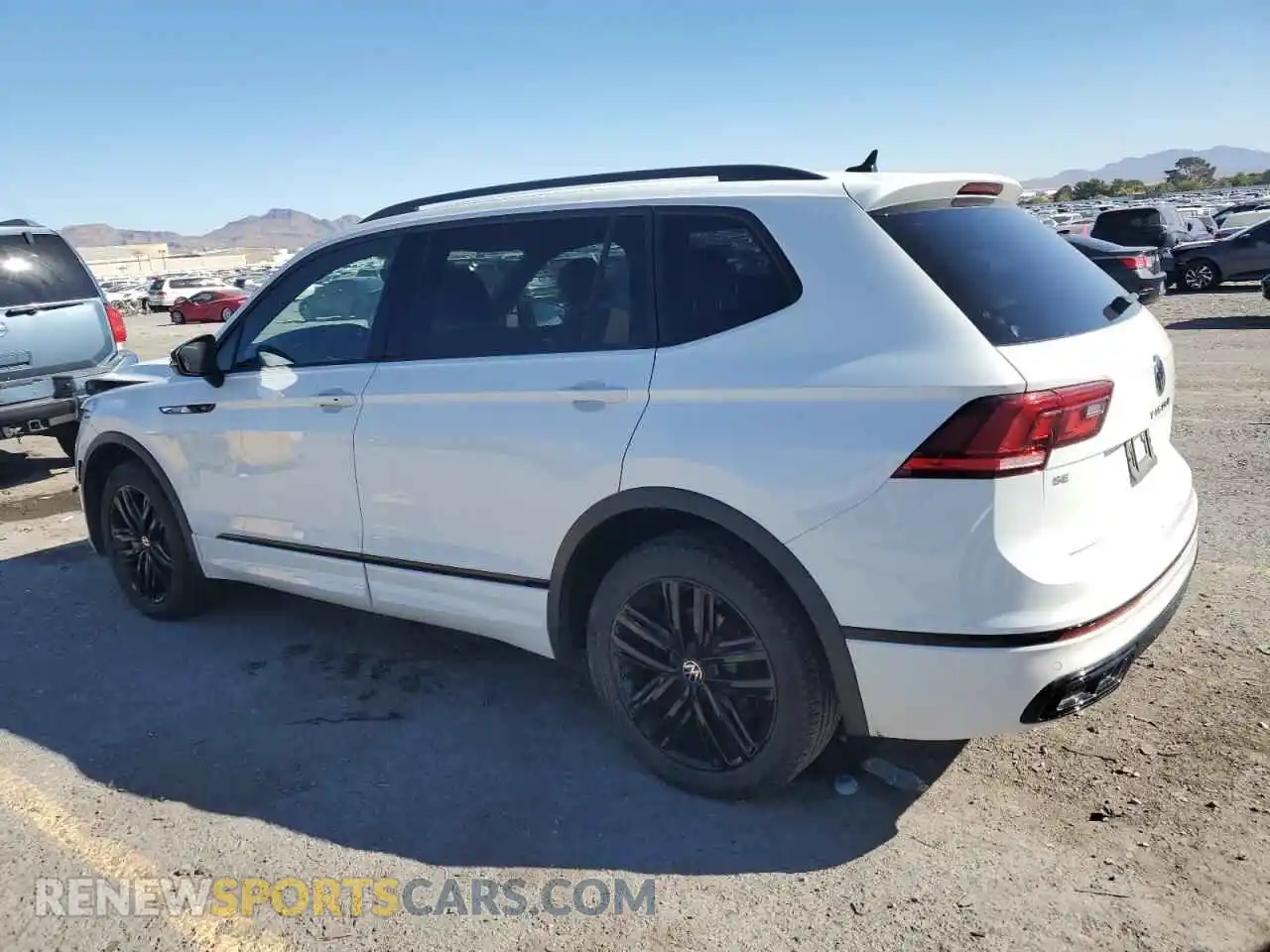 2 Photograph of a damaged car 3VVCB7AX3NM009342 VOLKSWAGEN TIGUAN 2022