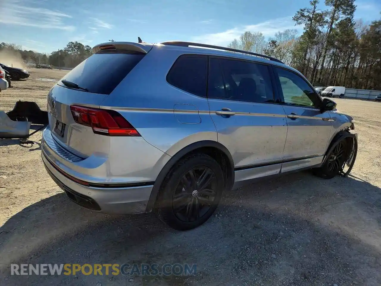 3 Photograph of a damaged car 3VVCB7AX5NM108406 VOLKSWAGEN TIGUAN 2022