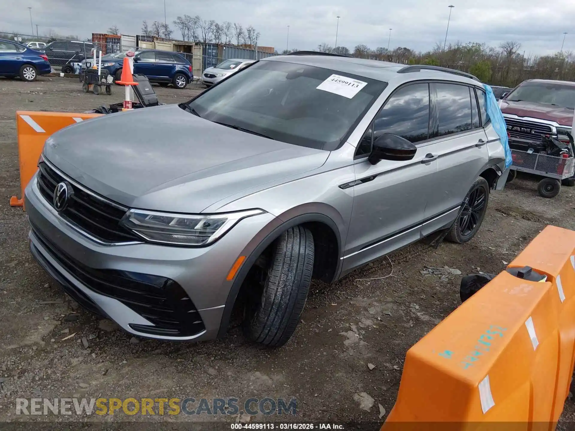 2 Фотография поврежденного автомобиля 3VVCB7AX8NM147975 VOLKSWAGEN TIGUAN 2022