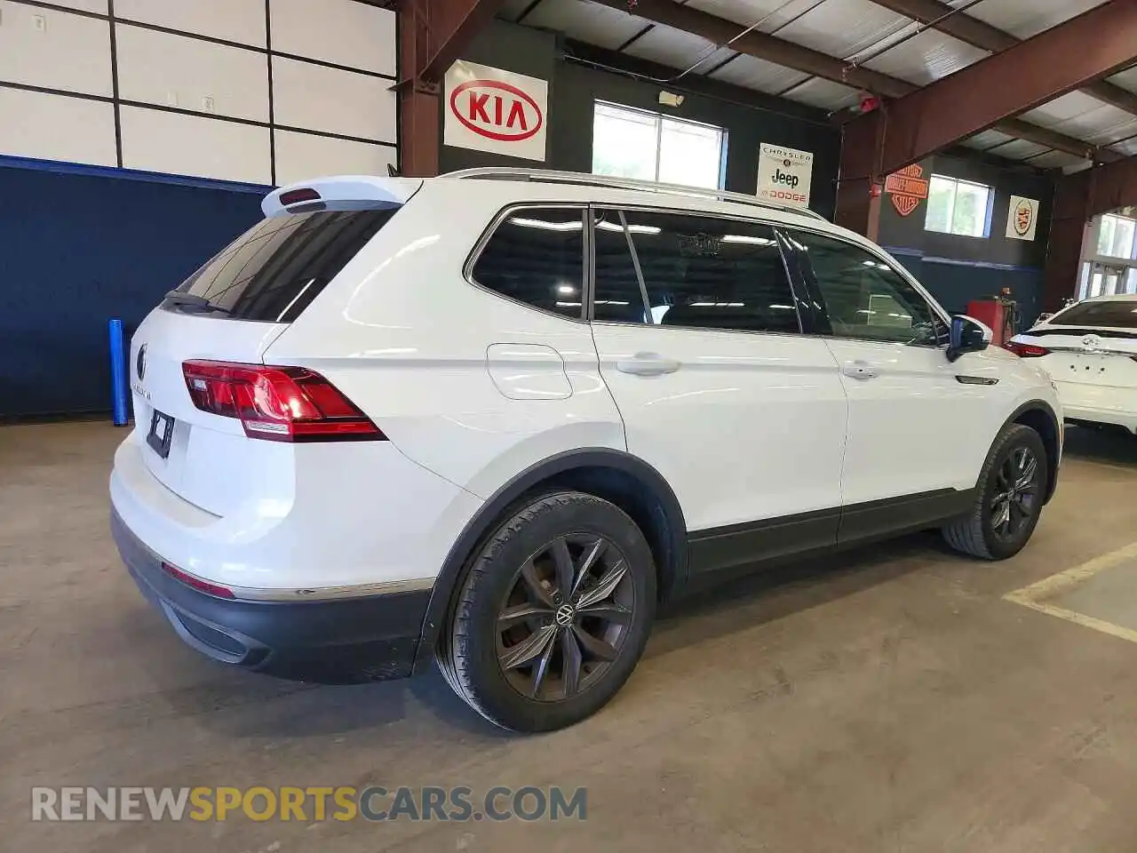 3 fotografías del automóvil dañado 3VV3B7AX7PM020721 VOLKSWAGEN TIGUAN 2023