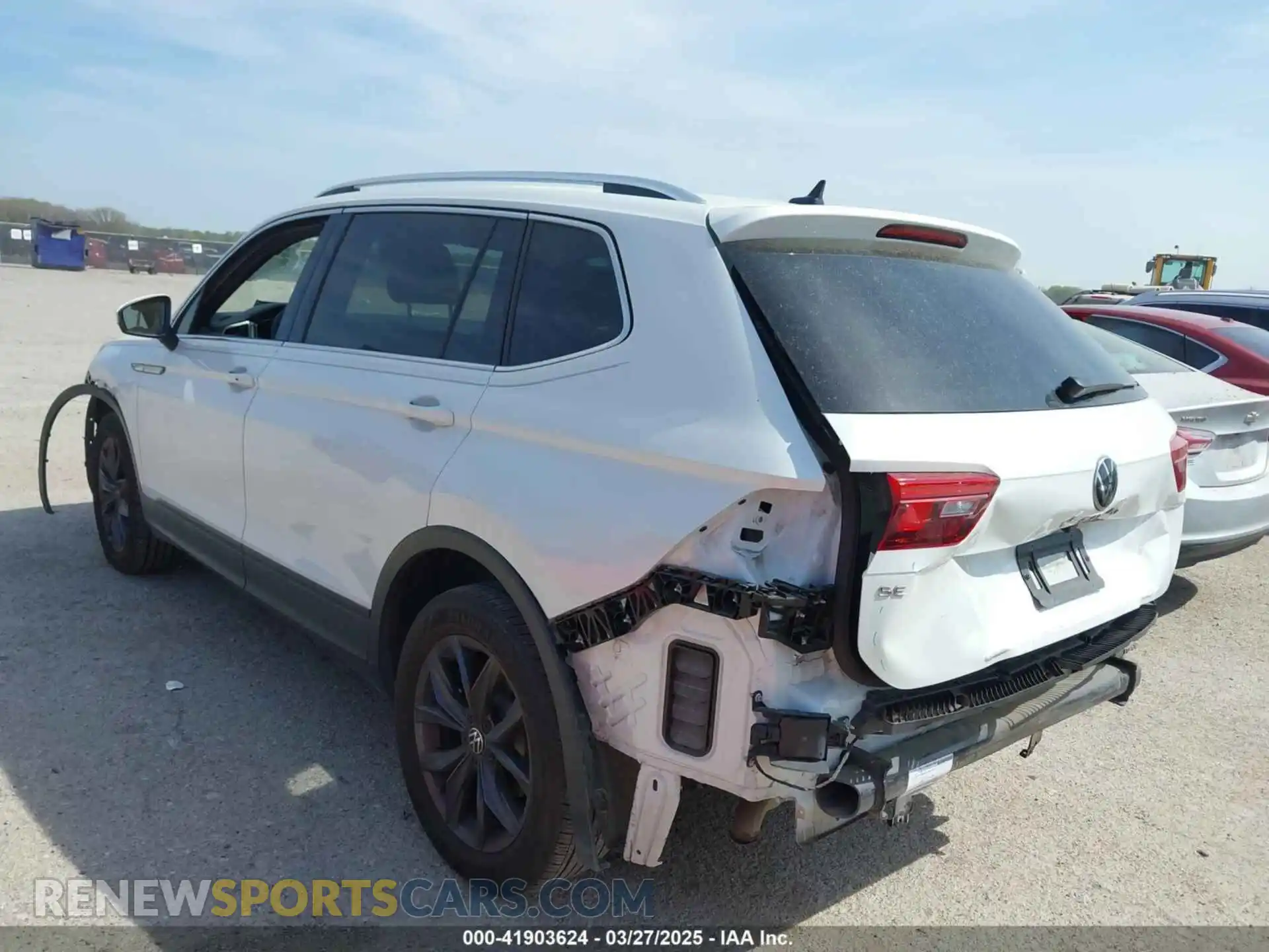 3 Фотография поврежденного автомобиля 3VV3B7AX8PM020923 VOLKSWAGEN TIGUAN 2023