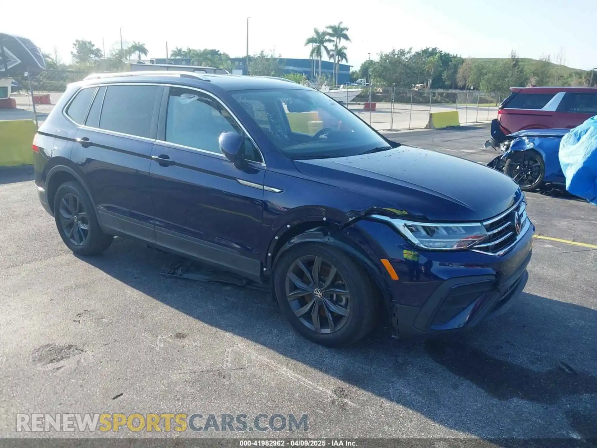 1 Photograph of a damaged car 3VV3B7AX8PM056465 VOLKSWAGEN TIGUAN 2023