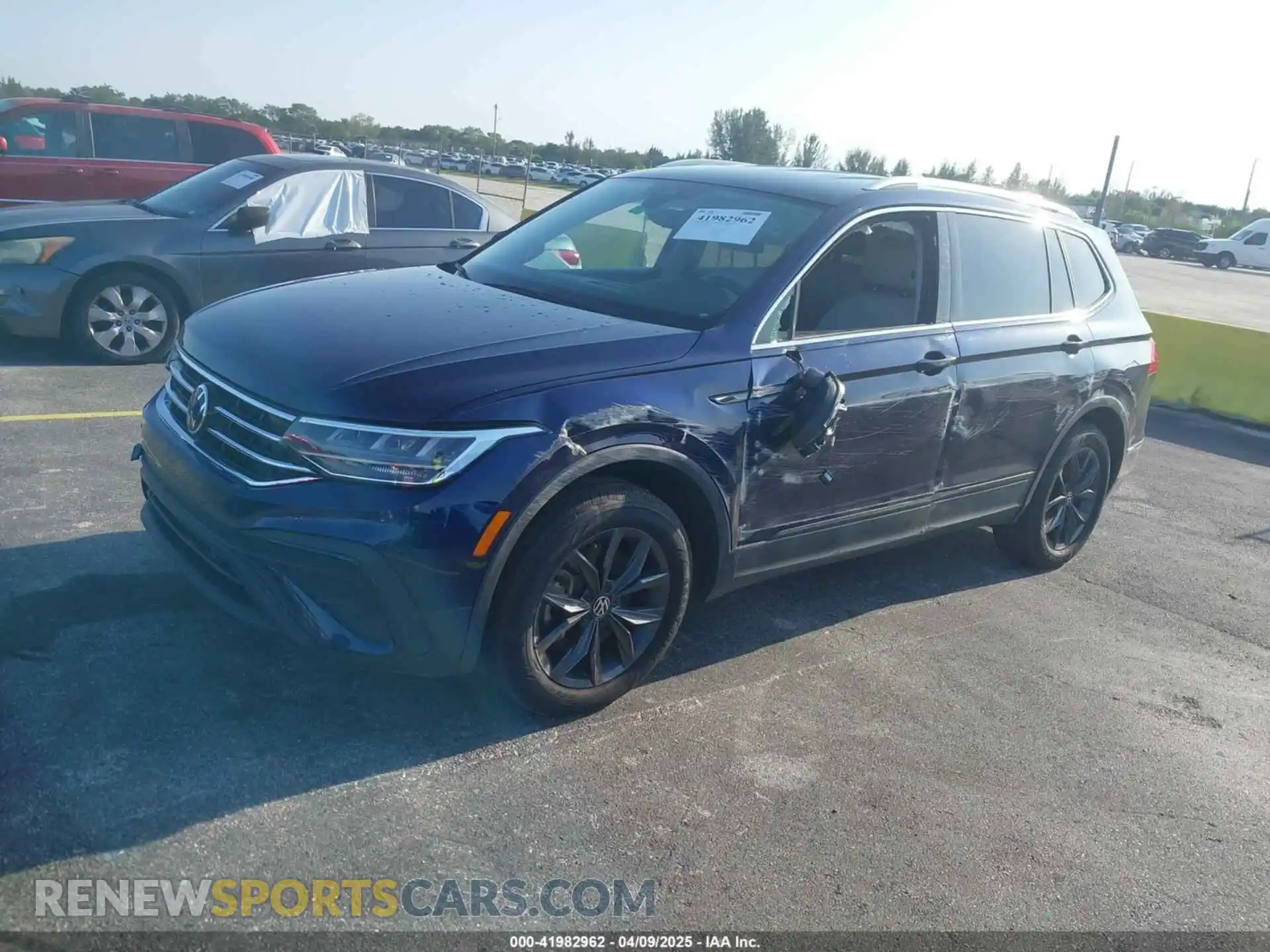 2 Photograph of a damaged car 3VV3B7AX8PM056465 VOLKSWAGEN TIGUAN 2023