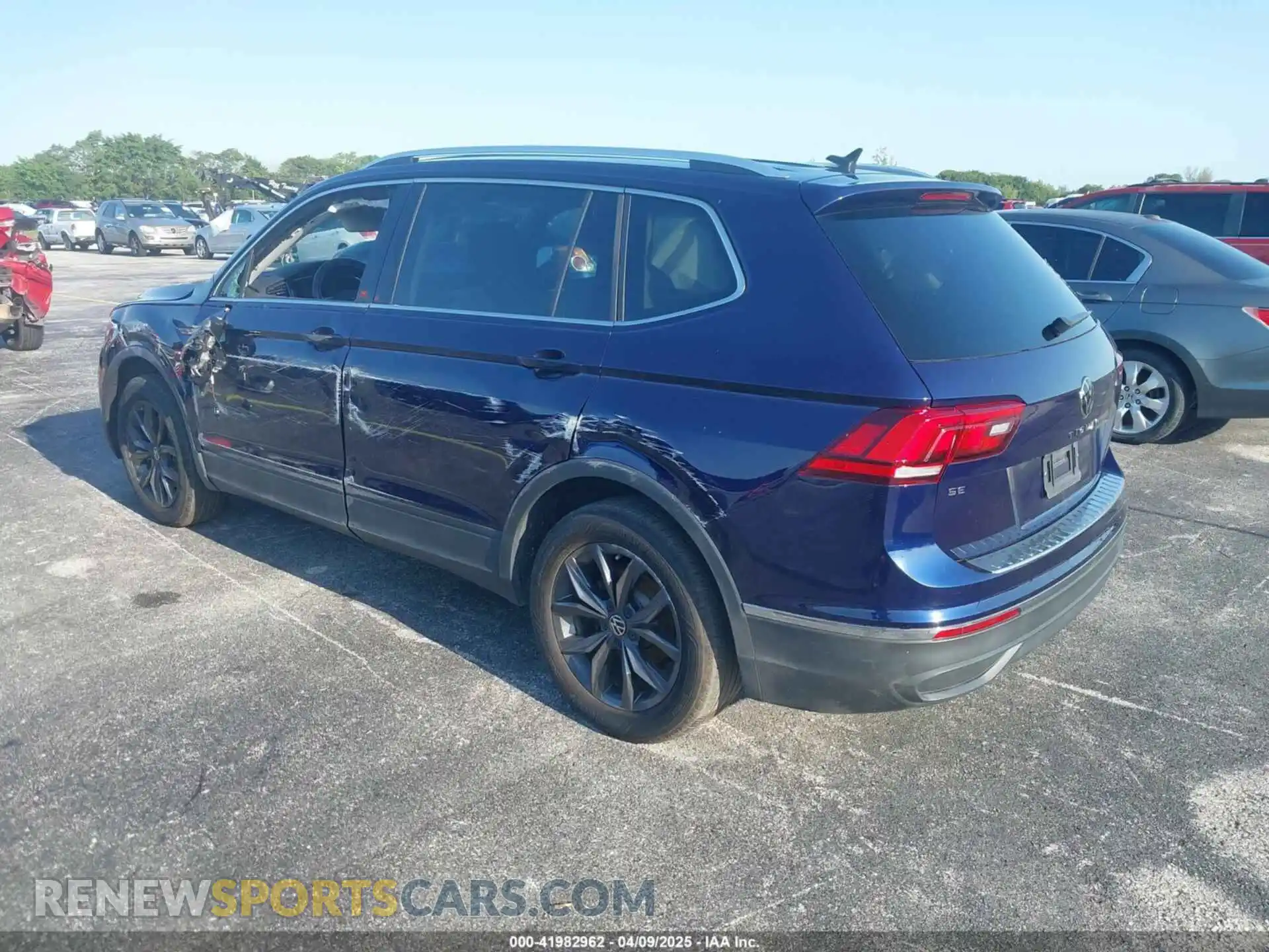 3 Photograph of a damaged car 3VV3B7AX8PM056465 VOLKSWAGEN TIGUAN 2023