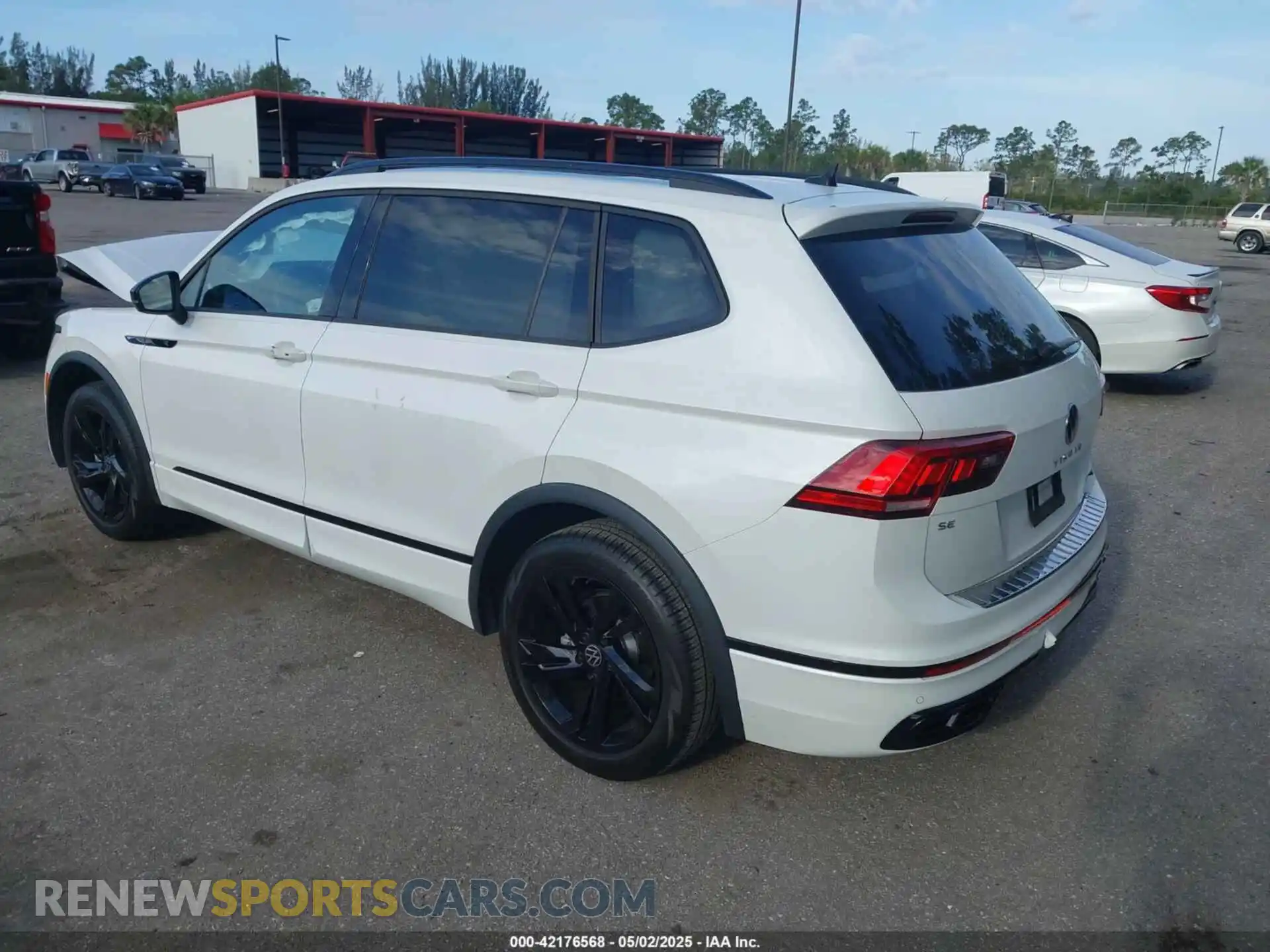 3 Photograph of a damaged car 3VVCB7AX0PM092375 VOLKSWAGEN TIGUAN 2023