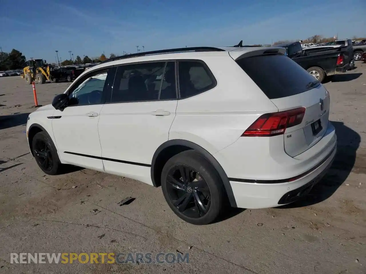 2 fotografías del automóvil dañado 3VVCB7AX1PM017622 VOLKSWAGEN TIGUAN 2023