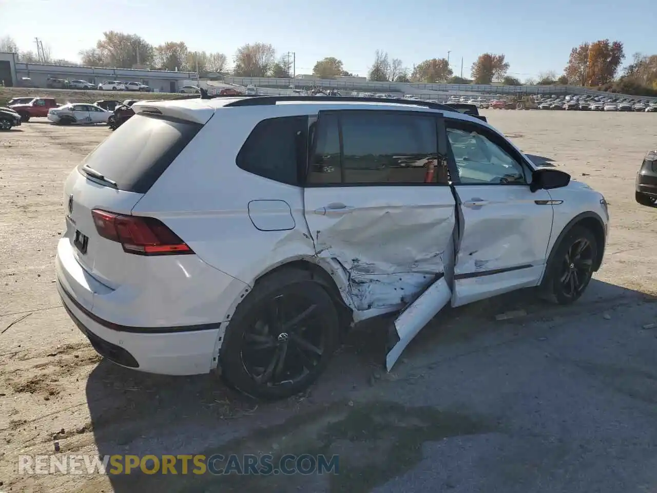 3 fotografías del automóvil dañado 3VVCB7AX1PM017622 VOLKSWAGEN TIGUAN 2023