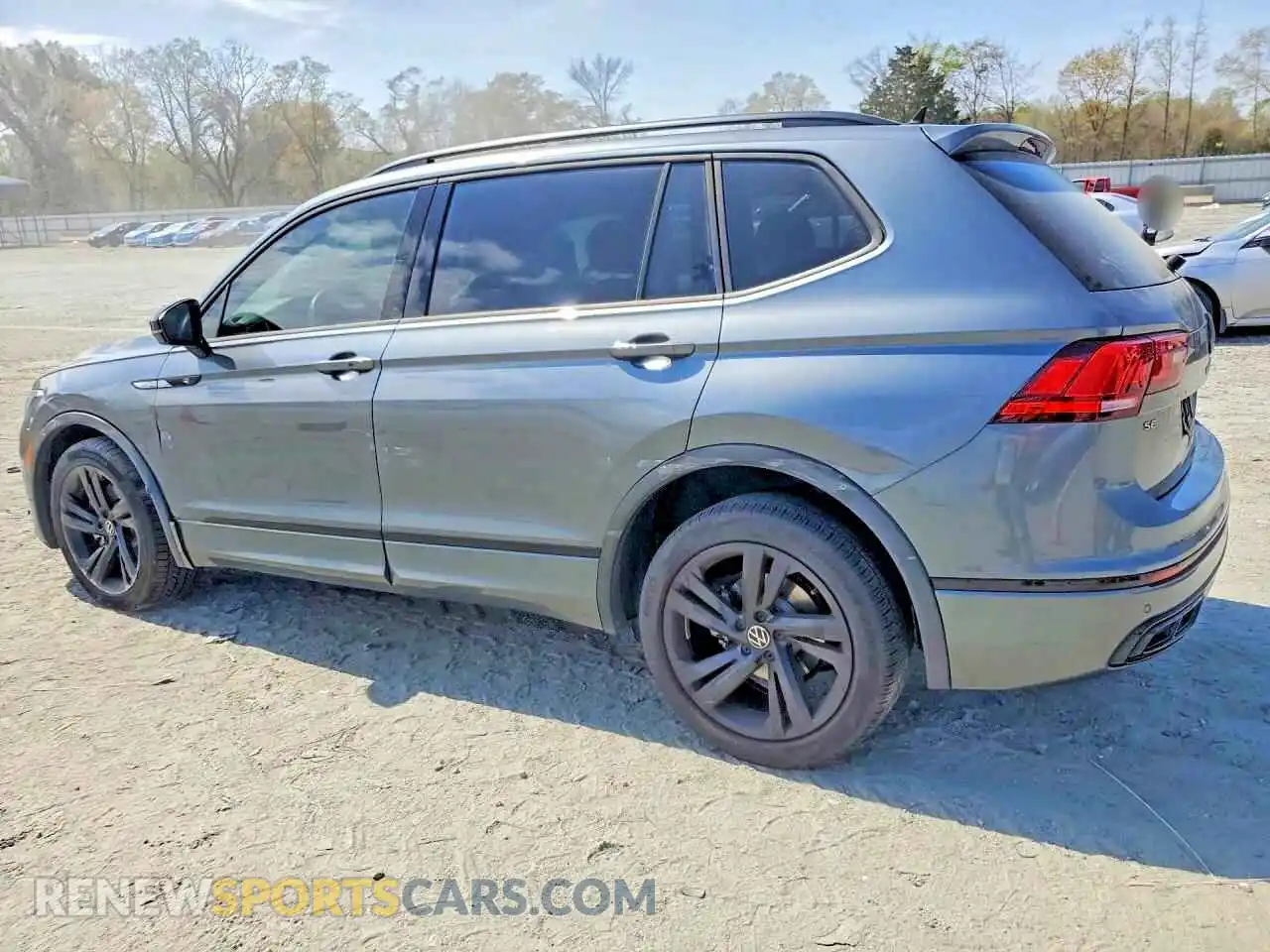 2 fotografías del automóvil dañado 3VVCB7AX6PM028695 VOLKSWAGEN TIGUAN 2023