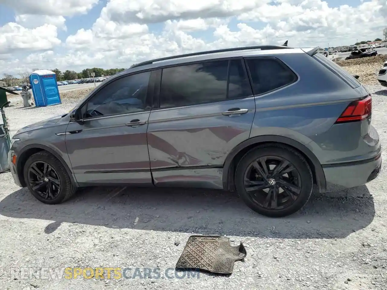 2 fotografías del automóvil dañado 3VVCB7AX6PM057114 VOLKSWAGEN TIGUAN 2023