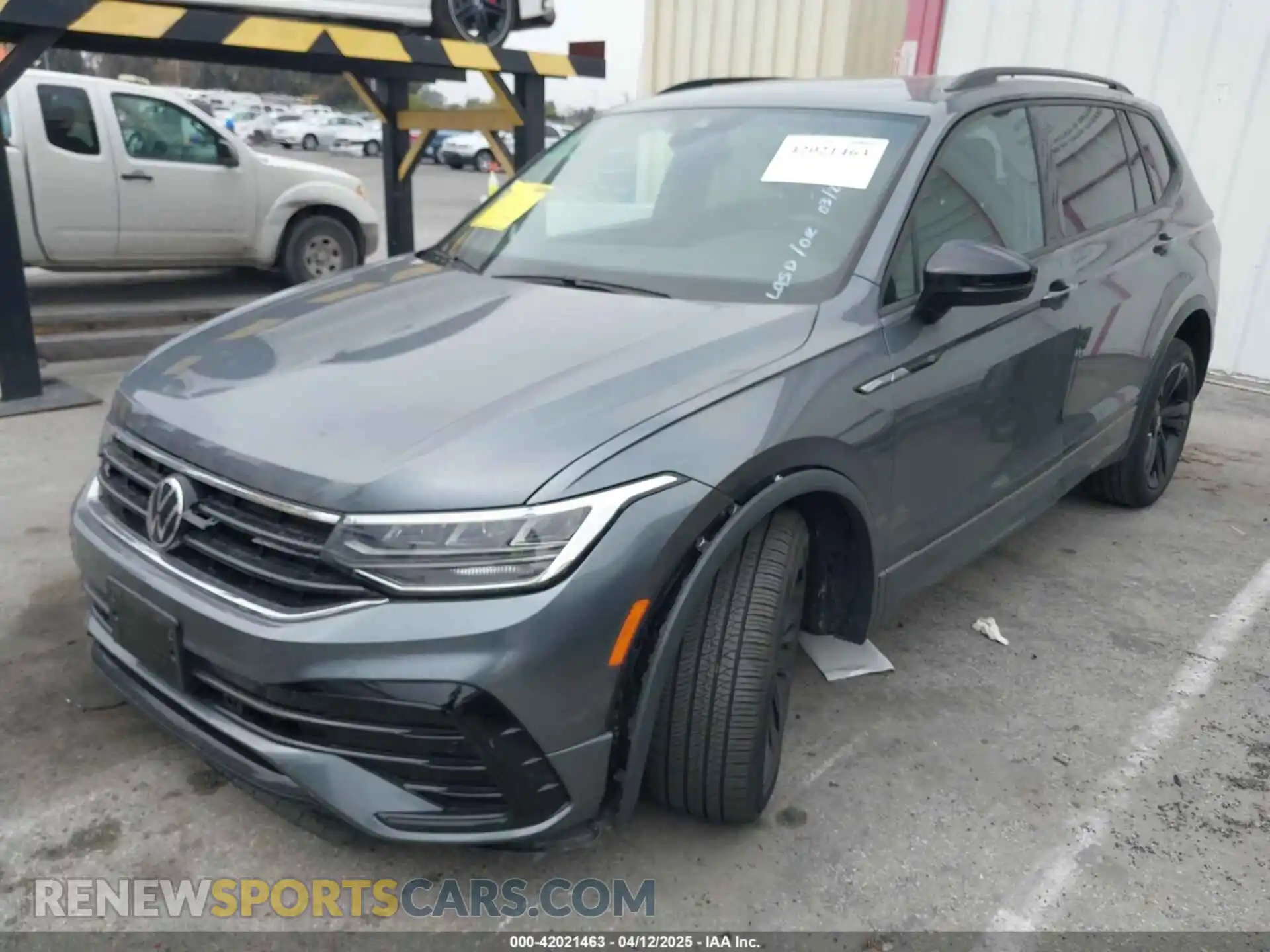 2 Photograph of a damaged car 3VVCB7AX8PM040458 VOLKSWAGEN TIGUAN 2023