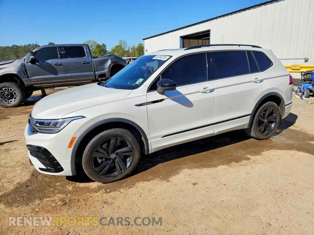 1 Photograph of a damaged car 3VVCB7AX8PM044168 VOLKSWAGEN TIGUAN 2023