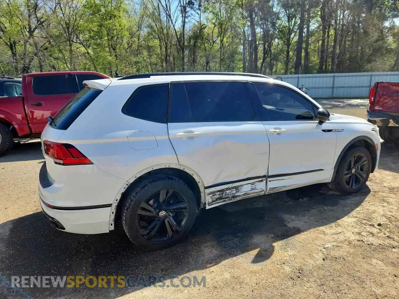 3 Photograph of a damaged car 3VVCB7AX8PM044168 VOLKSWAGEN TIGUAN 2023